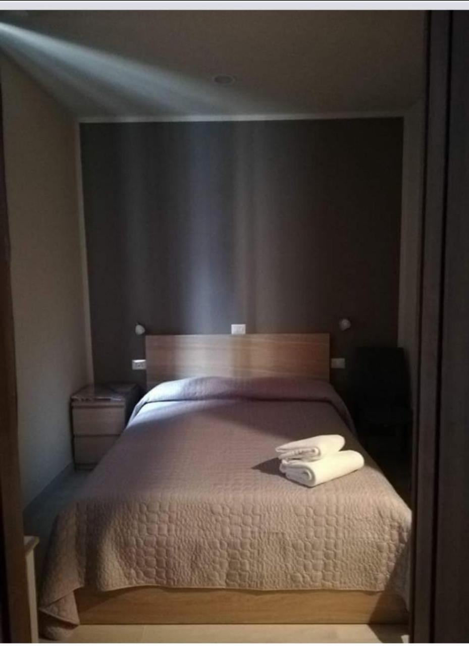 Albergo Torino Албенга Екстериор снимка